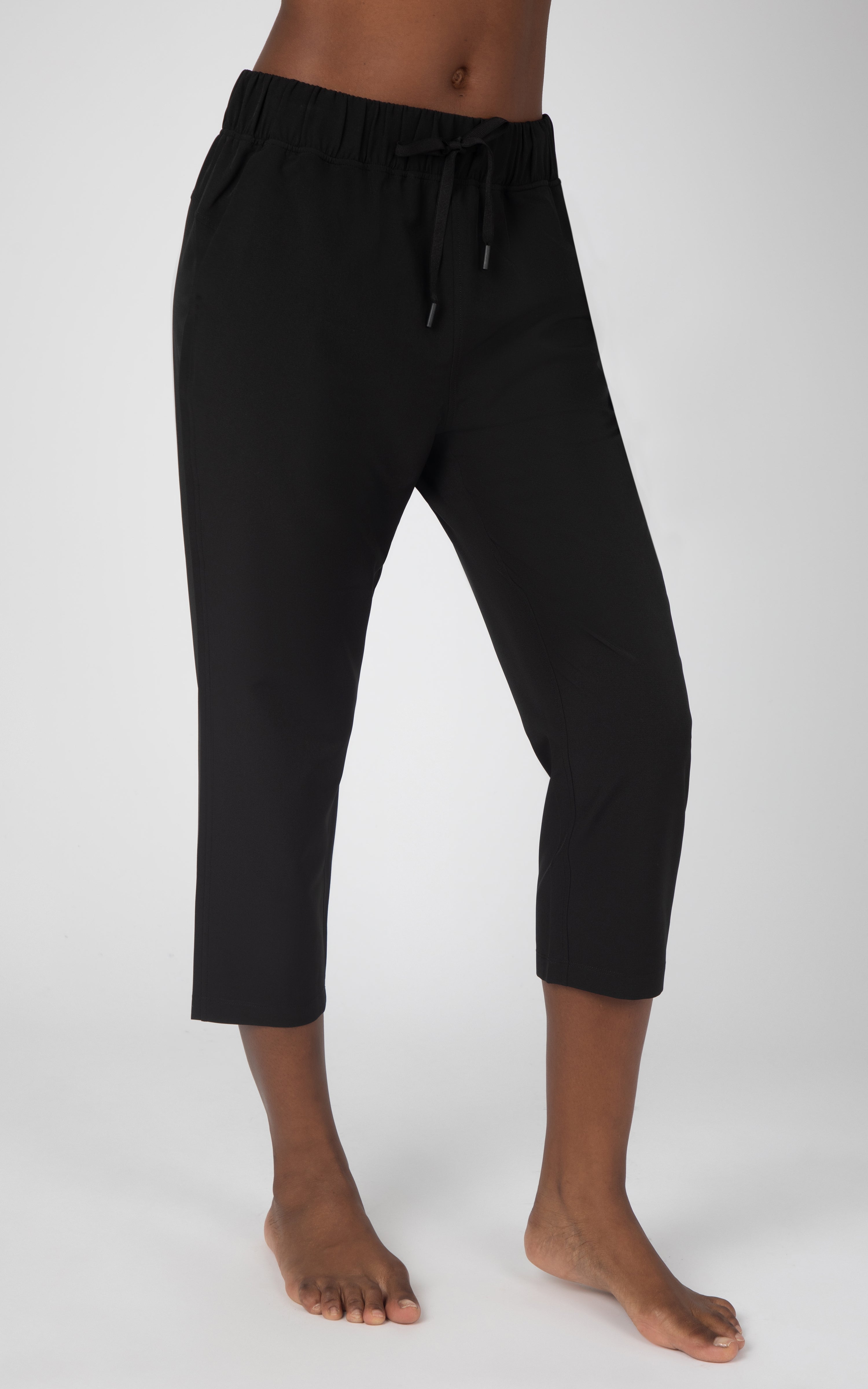 NIKE Womens Capri Tracksuit Trousers UK 12 Medium Black Cotton Sports, Vintage & Second-Hand Clothing Online